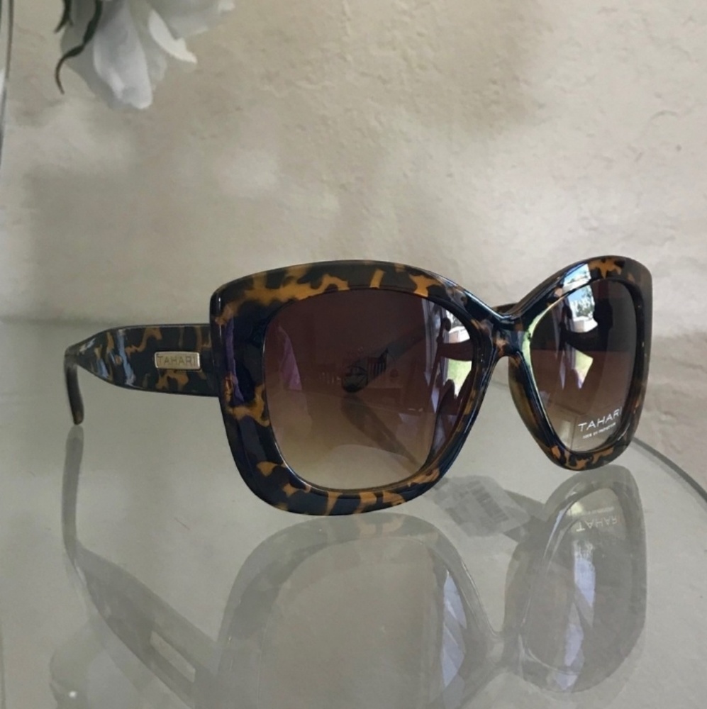 NWT TAHARI OVERSIZED TORTOISE SUNGLASSES EYEWEAR